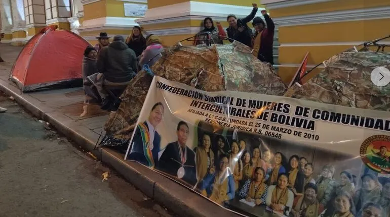 Vigilia en plaza Murillo. Foto: El Alteño