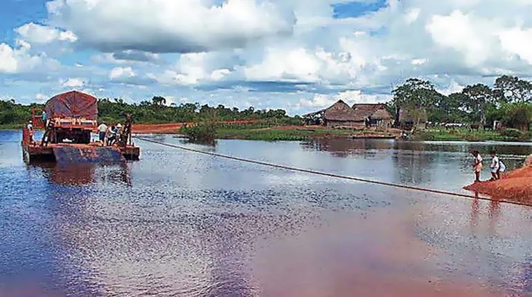 El agua de los reservorios se torna tóxica para las especies que viven de ella