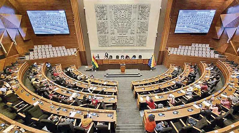 Una de las sesiones en conjunto de  diputados y senadores en el hemiciclo.