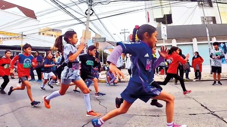 Los más pequeños correrán 400 metros y sus papás podrán acompañarlos en el recorrido.