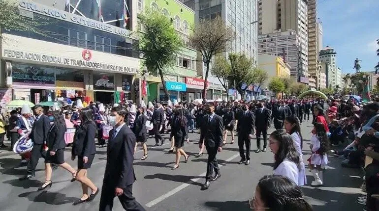 Desfiles del 16 de Julio en La Paz serán solo con estudiantes de 5to y ...