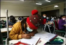 Aula de clases en invierno Archivo