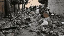 Daños tras un ataque aéreo israelí en el barrio de Al Bachura, en pleno centro de Beirut, este 3 de octubre. EFE/EPA/Wael Hamzeh