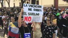Una protesta de docentes por bajos salarios en Venezuela (Archivo)
