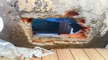 Los reclusos hicieron un hueco en la pared