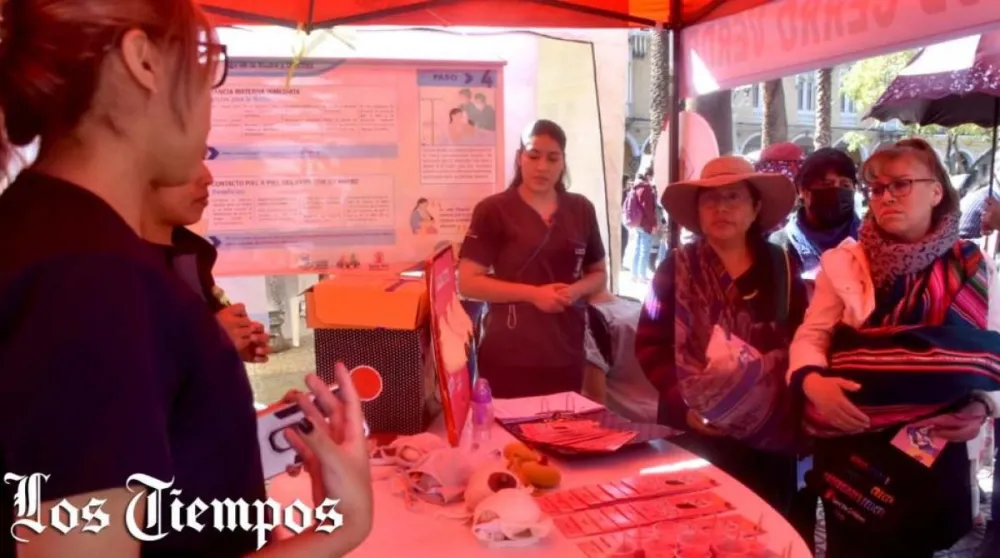 En la plaza 14 de Septiembre, se realiza una feria educativa por la Semana Mundial de la Lactancia Materna. | José Rocha 