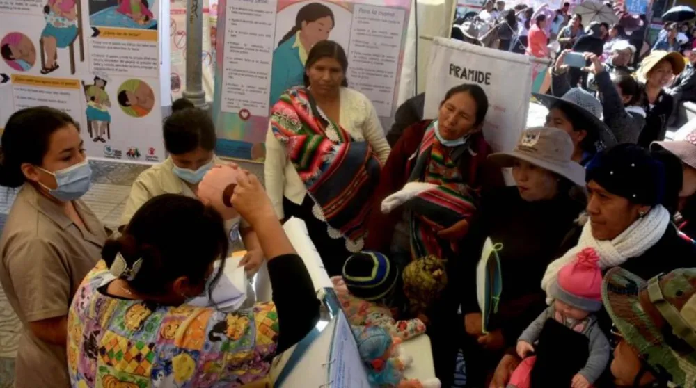 En la plaza 14 de Septiembre, se realiza una feria educativa por la Semana Mundial de la Lactancia Materna. | José Rocha 